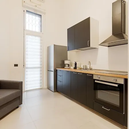 Cozy Corner With Balcony And Private Garage! Apartment Milan Exterior photo