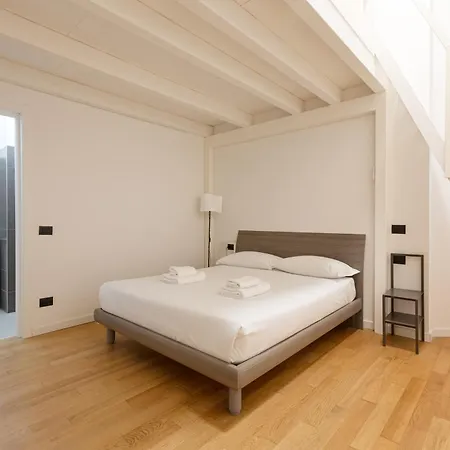 Cozy Corner With Balcony And Private Garage! Apartment Milan Exterior photo