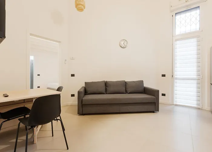 Cozy Corner With Balcony And Private Garage!