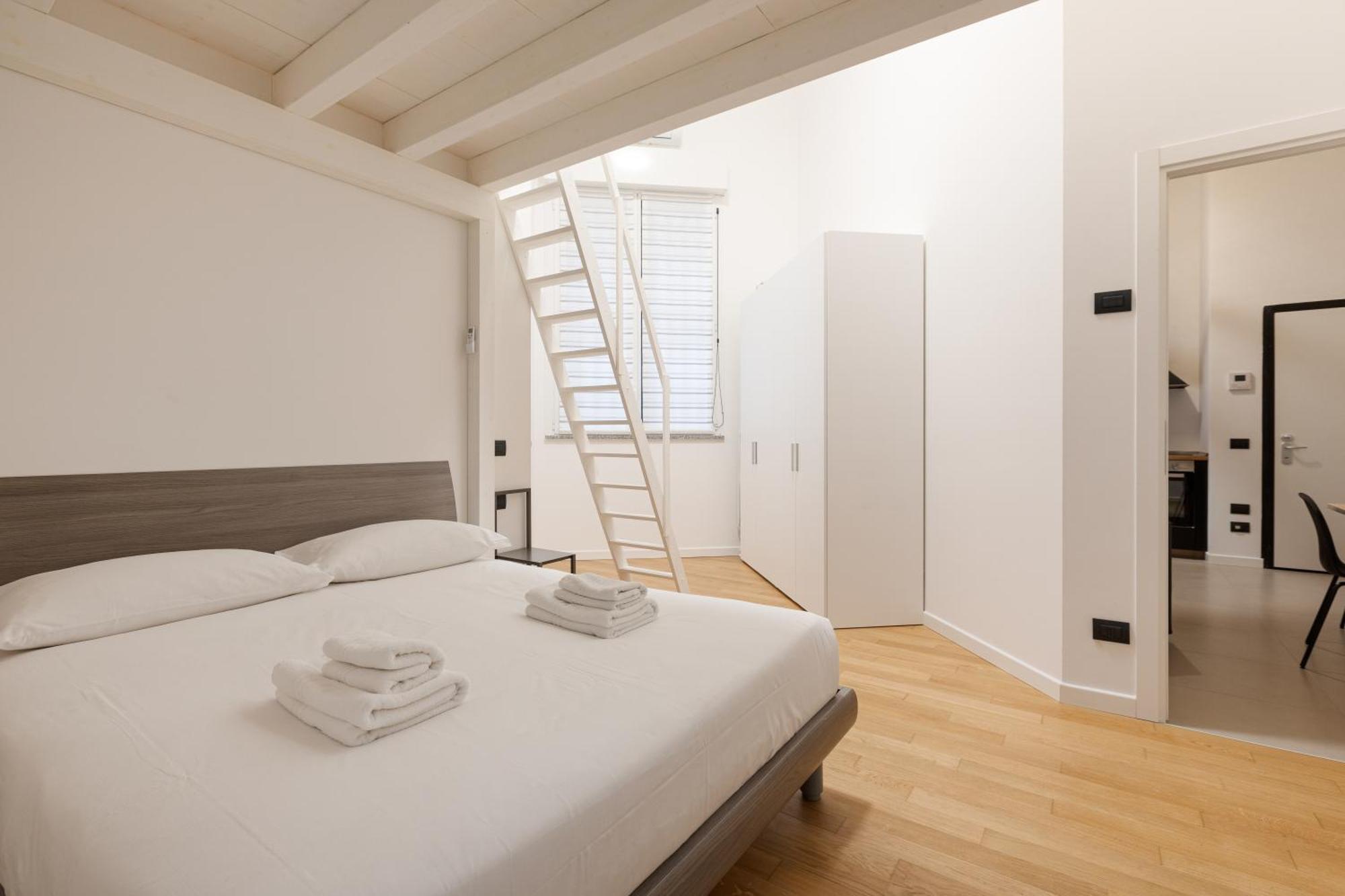 Cozy Corner With Balcony And Private Garage! Appartement